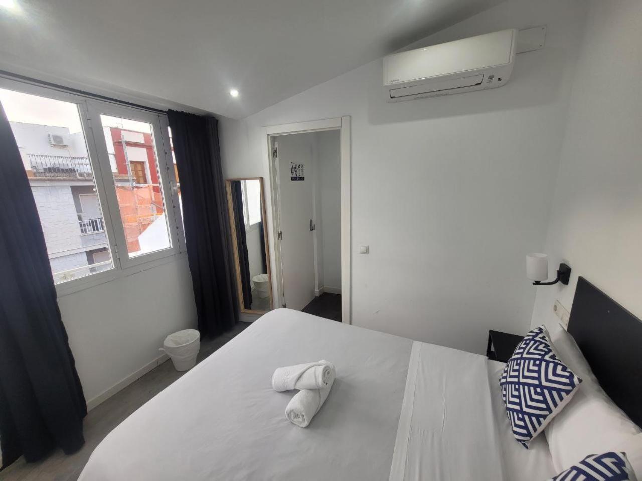 Ayz Frailes - Auto Check-In Property (Adults Only) Малага Экстерьер фото