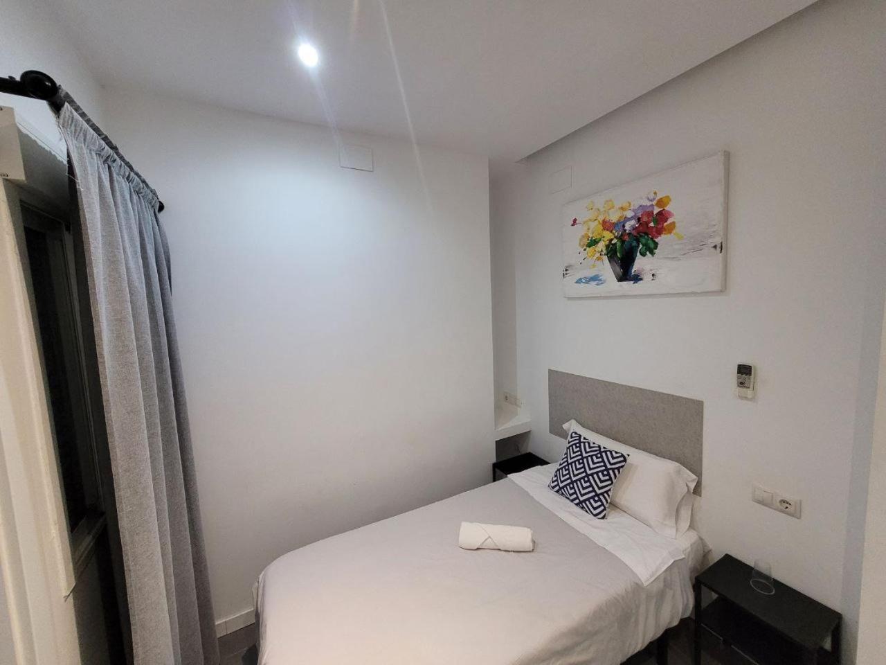 Ayz Frailes - Auto Check-In Property (Adults Only) Малага Экстерьер фото