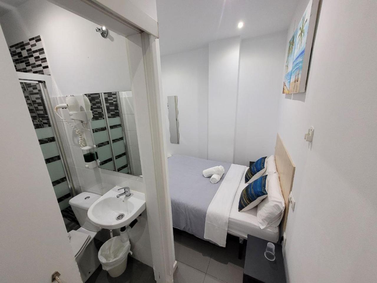 Ayz Frailes - Auto Check-In Property (Adults Only) Малага Экстерьер фото