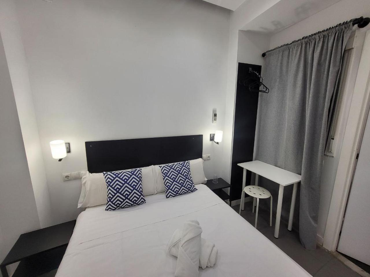 Ayz Frailes - Auto Check-In Property (Adults Only) Малага Экстерьер фото