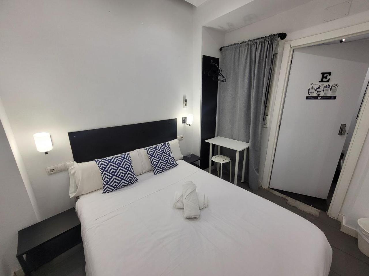 Ayz Frailes - Auto Check-In Property (Adults Only) Малага Экстерьер фото